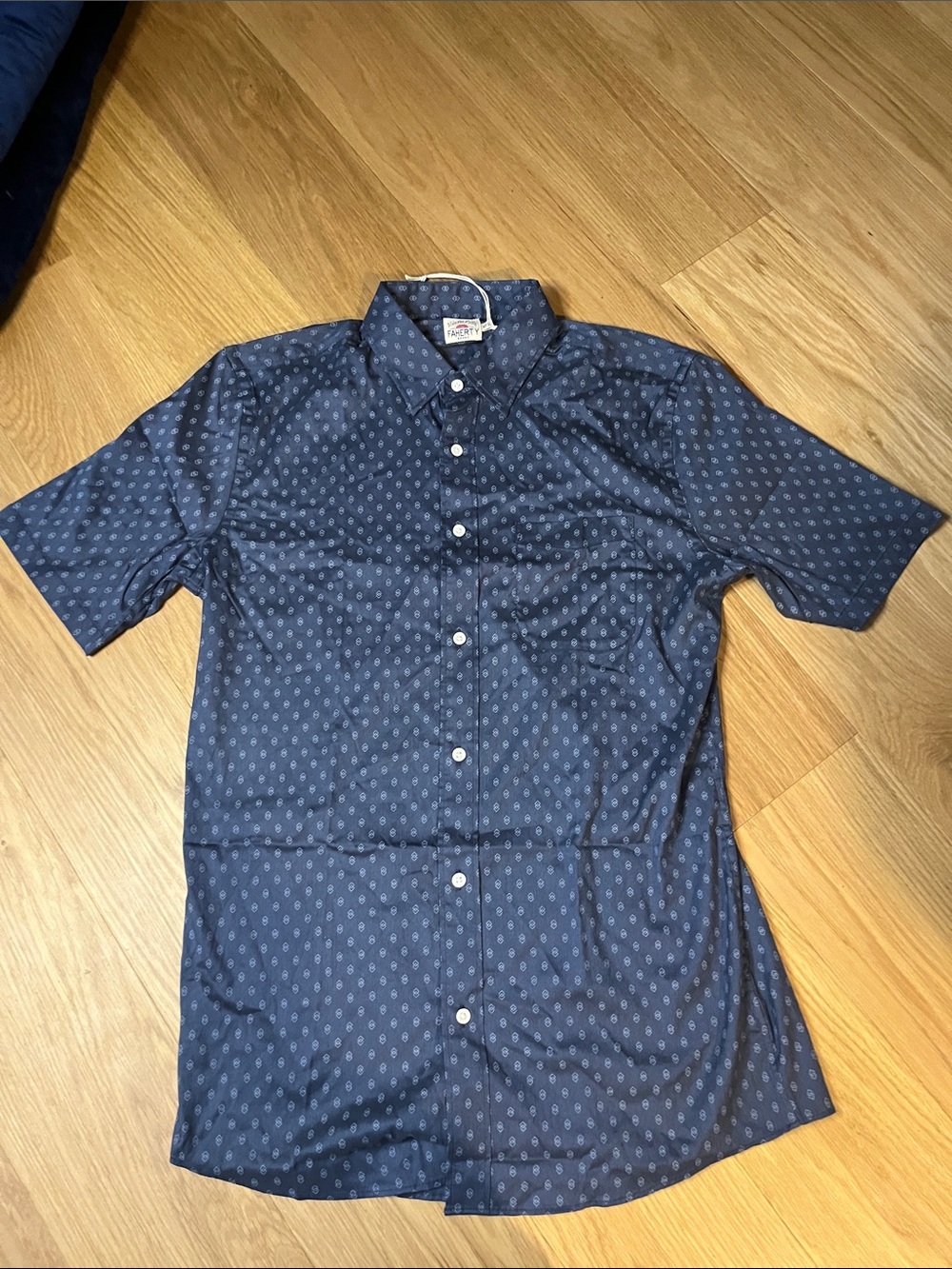 Faherty Men’s Movement Shirt Navy Short-Sleeve Button-Down with Micro Print MT
